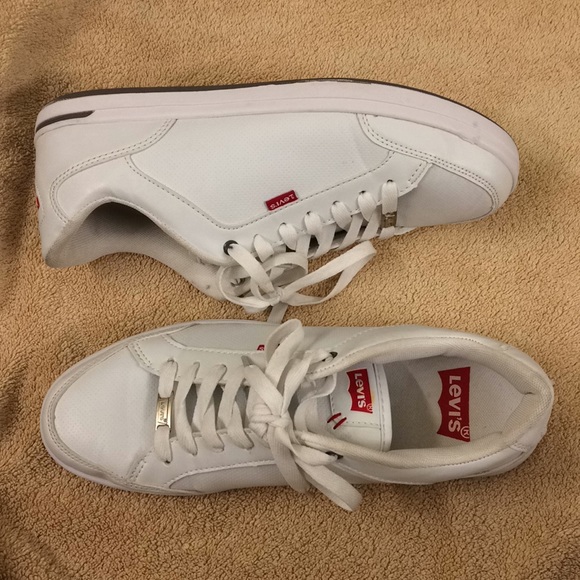 levis white casual shoes